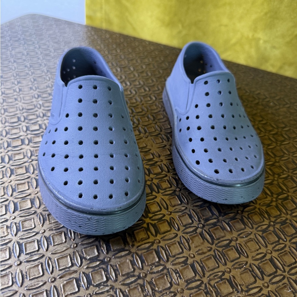 Native Blue/Grey Gray Slip-On Shoes 11 Toddler